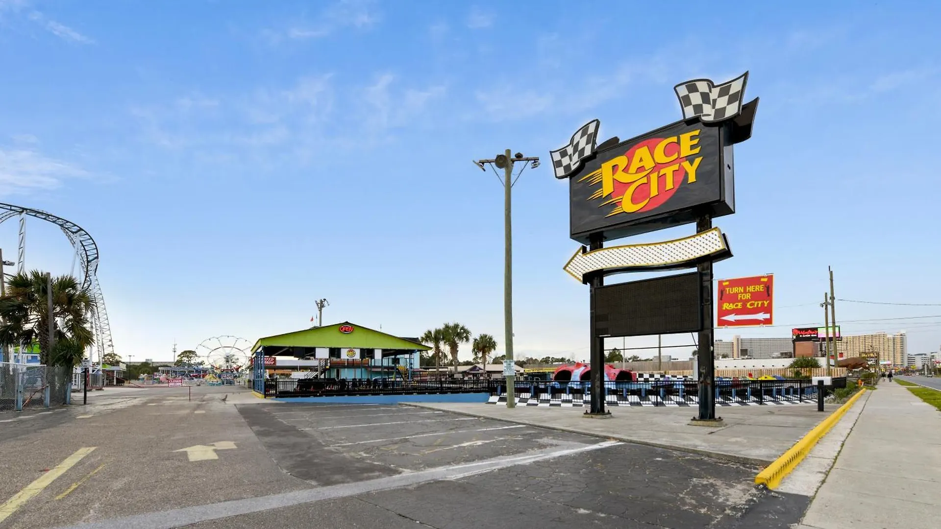 Holiday home Emerald Beach #1236 By Book That Condo Panama City Beach