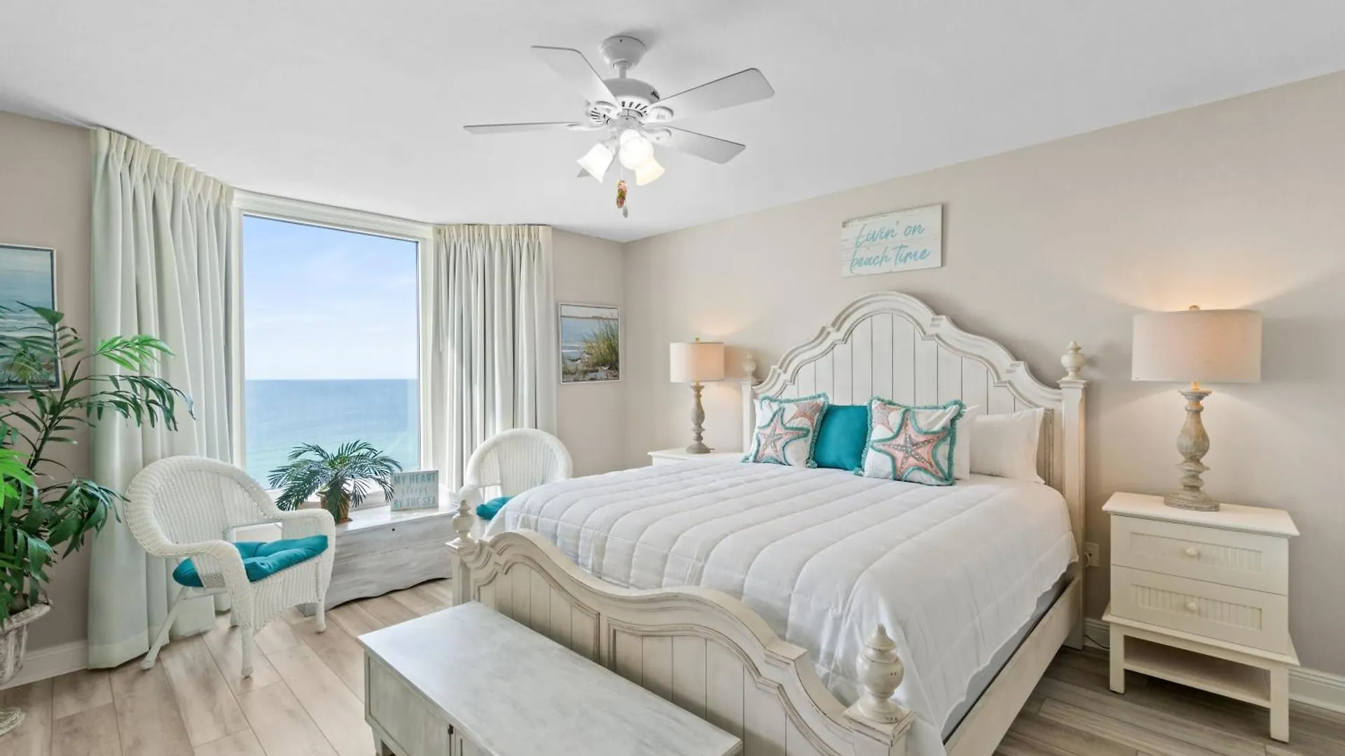Holiday home Emerald Beach #1236 By Book That Condo Panama City Beach