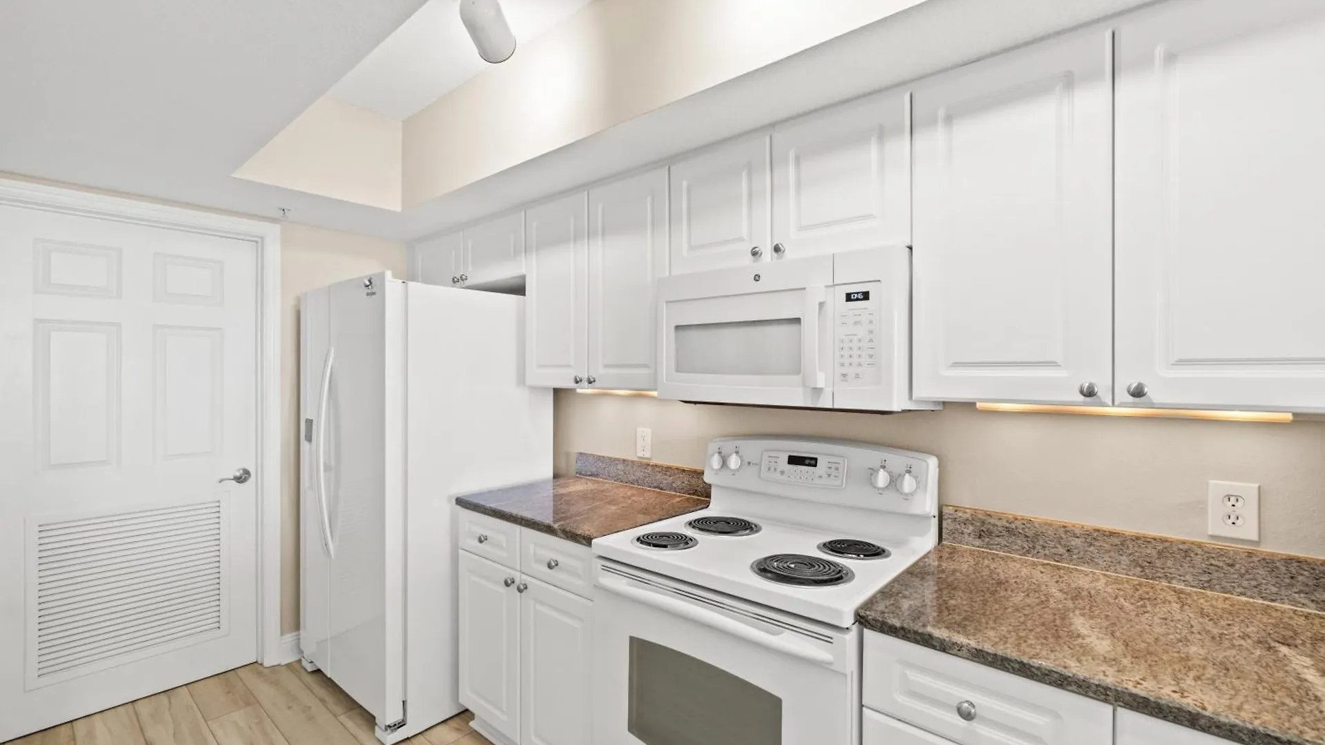 Holiday home Emerald Beach #1236 By Book That Condo Panama City Beach United States