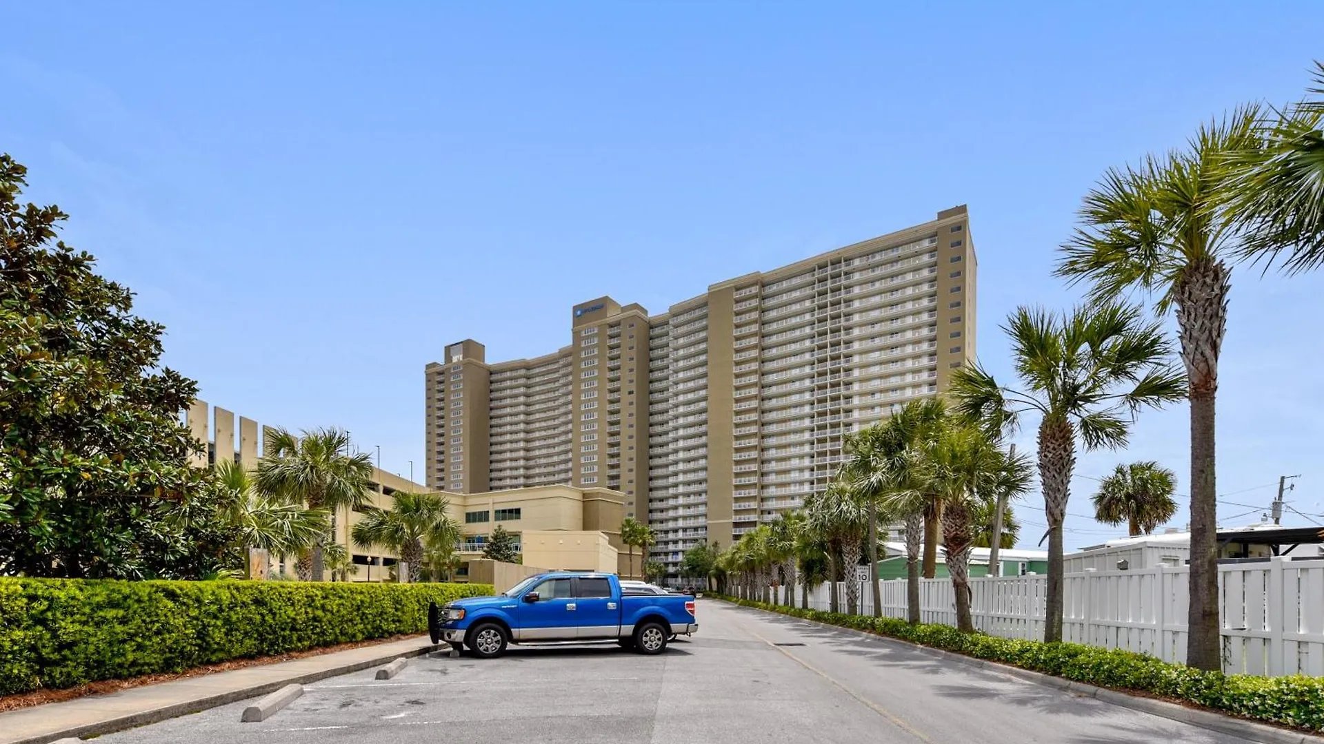 Holiday home Emerald Beach #1236 By Book That Condo Panama City Beach