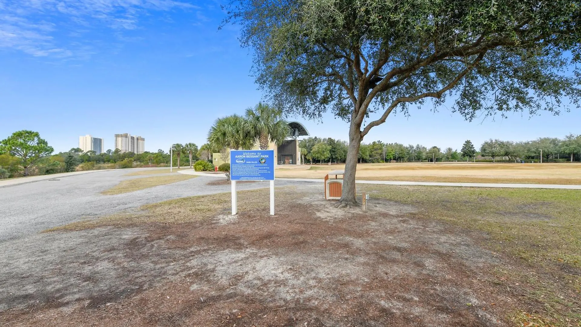 Holiday home Emerald Beach #1236 By Book That Condo Panama City Beach